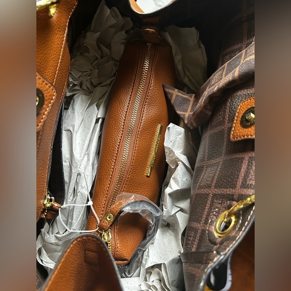 NWT Steve Madden Bwilde Flat Tote Large with another bag inside, cognac color. - Picture 6 of 9